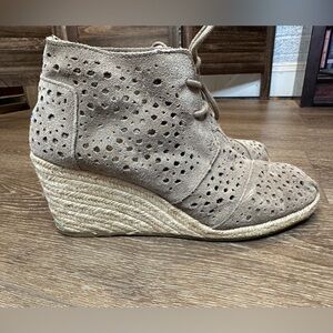 TOMS Laser cut Suede Wedge Booties • Espadrille